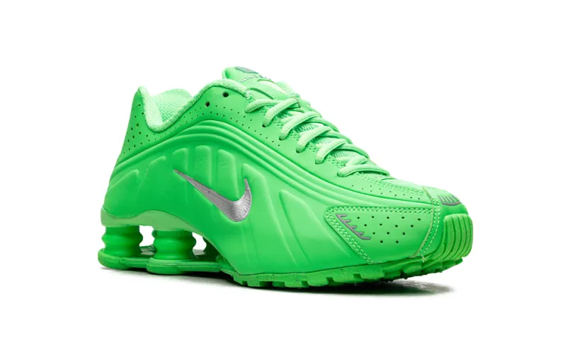 Nike Lifestyle Shox R4 WMNS 'Green Strike'